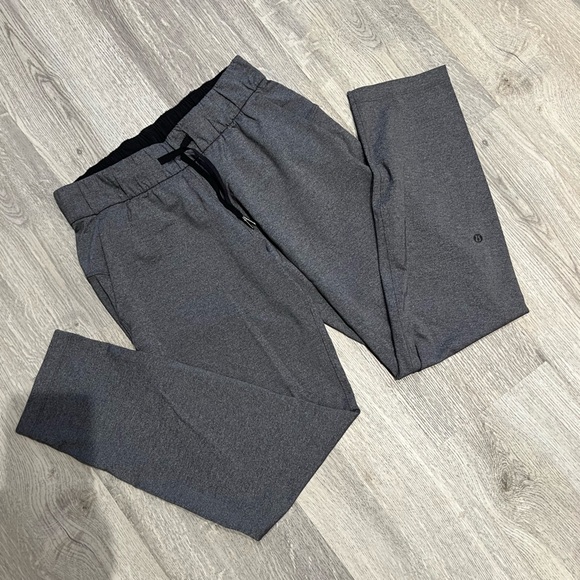 Lululemon pants in very excellent condition - Picture 2 of 2